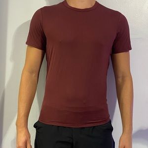 Lululemon Fundamental T-shirt Medium, Mulled Wine (maroon)